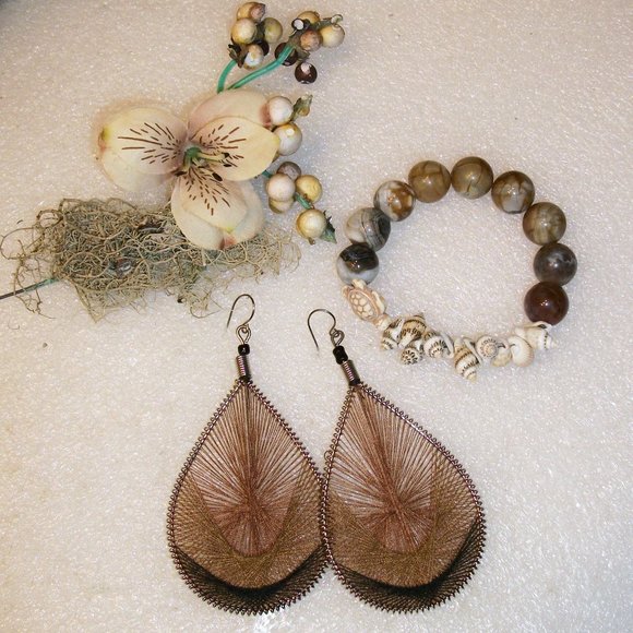 Jewelry | Hand Strung Dangle Earrings Turtle Bead Agate Stone Conch ...